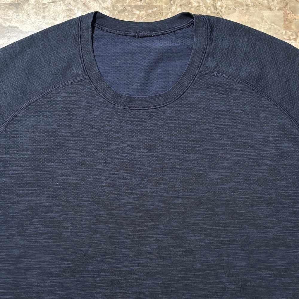 Lululemon Shirt Mens Large Blue Metal Vent Tech Short Sleeve Gym Performance